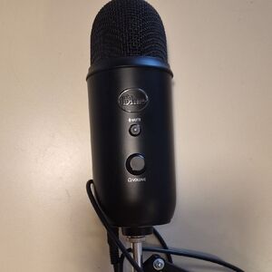 Blue Yeti Microphone With Desk Stand